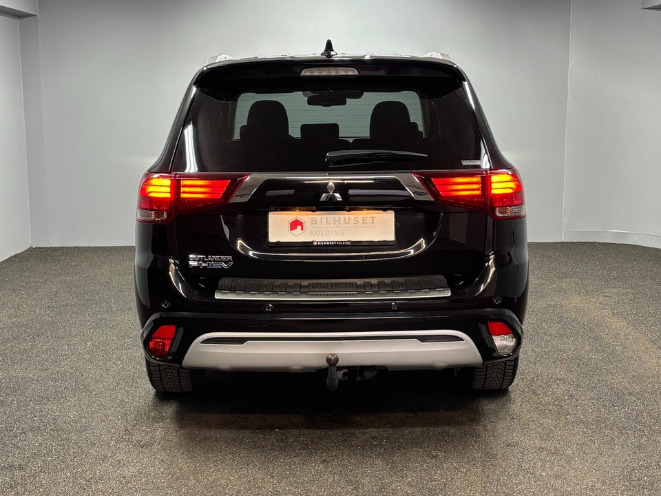 Mitsubishi Outlander 2,4 PHEV Intense CVT 4WD 5d