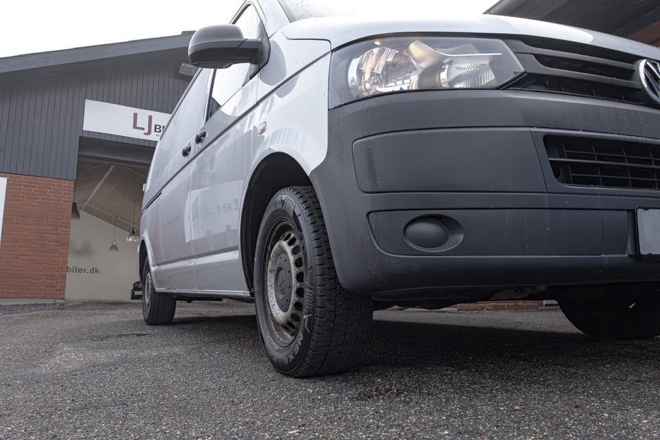 VW Transporter 2,0 TDi 140 Kassevogn kort