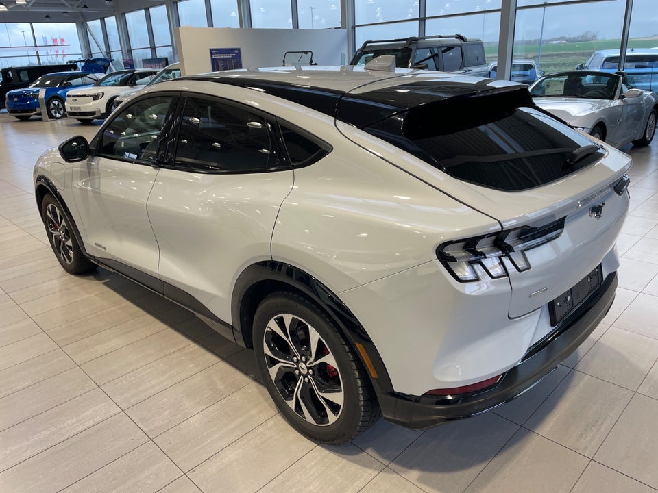 Ford Mustang Mach-E 75 Premium Standard Range AWD 5d