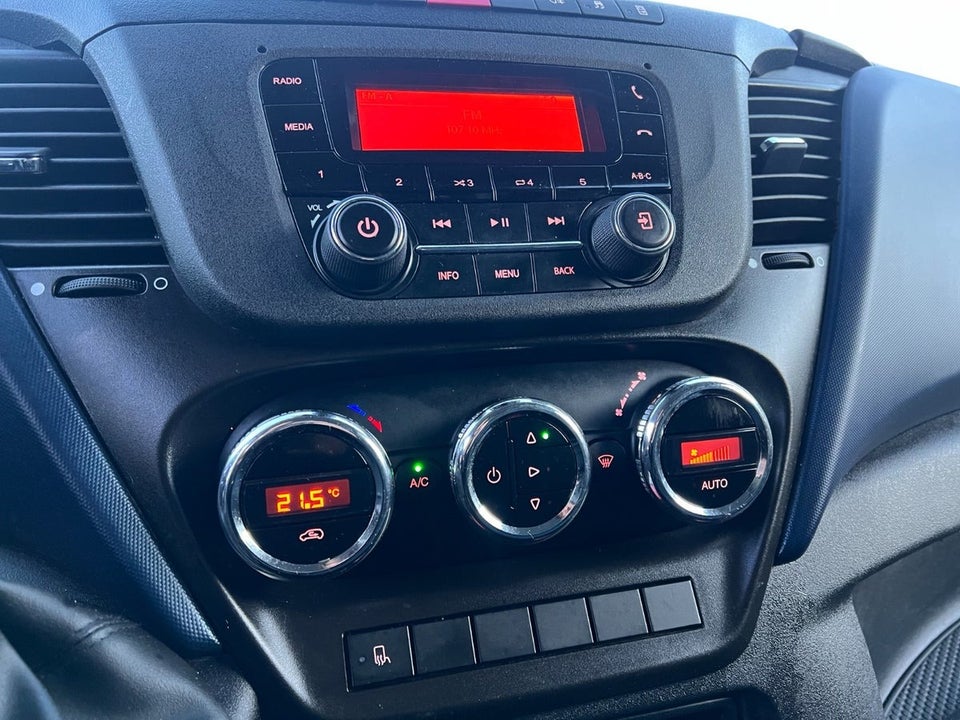 Iveco Daily 3,0 35C17 18m³ Van AG8