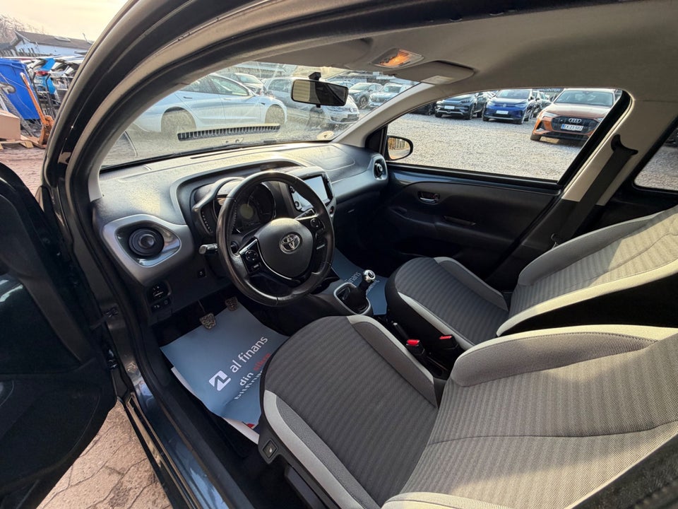 Toyota Aygo 1,0 VVT-i x-pression 5d