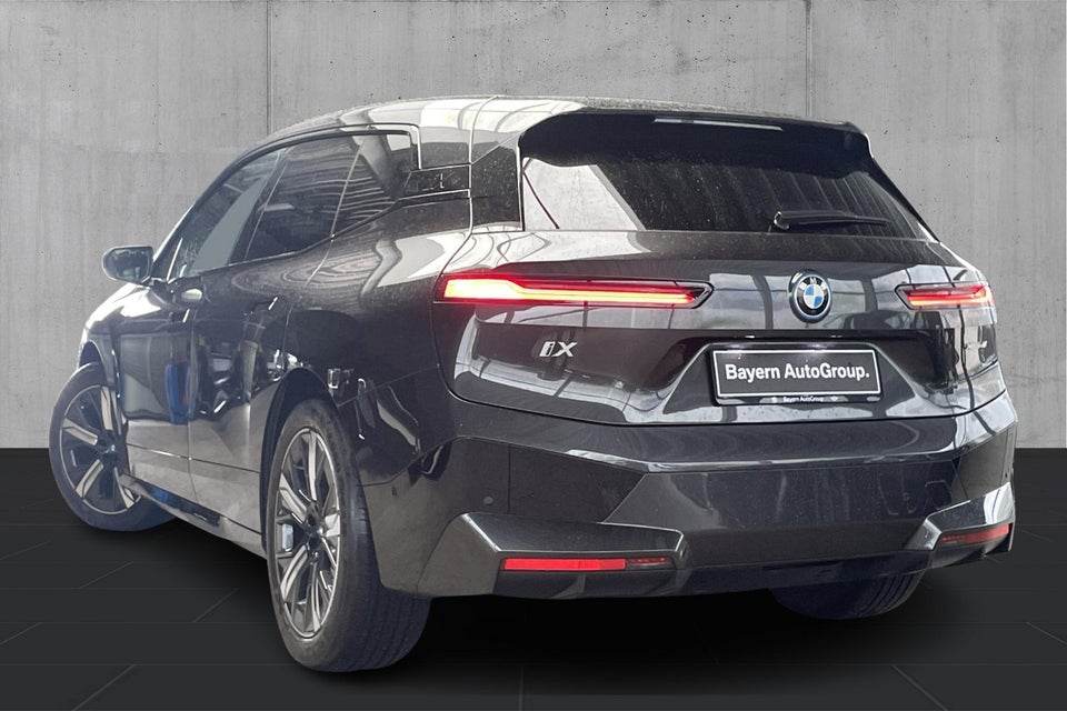 BMW iX xDrive40 Supercharged 5d