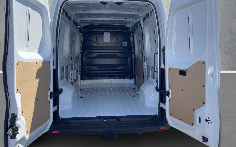 Nissan Interstar 2,0 dCi 150 L2H2 N-Connecta Van