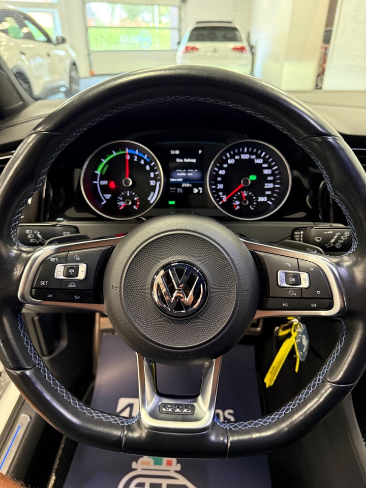 VW Golf VII 1,4 GTE DSG 5d