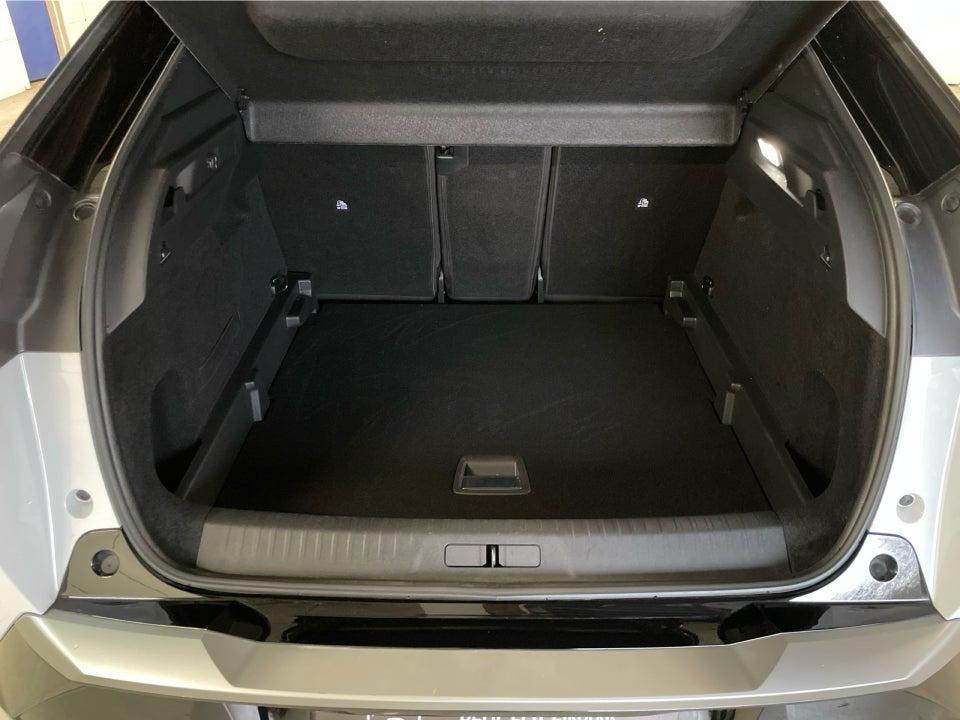 Peugeot e-3008 77 GT Pack 5d