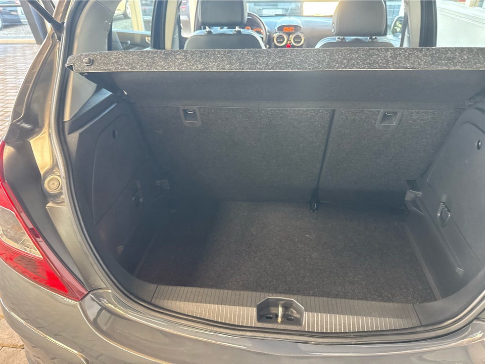 Opel Corsa 1,4 16V Cosmo 5d
