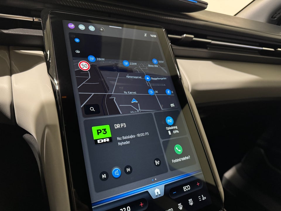 Ford Explorer 84 Premium Extended Range AWD 5d