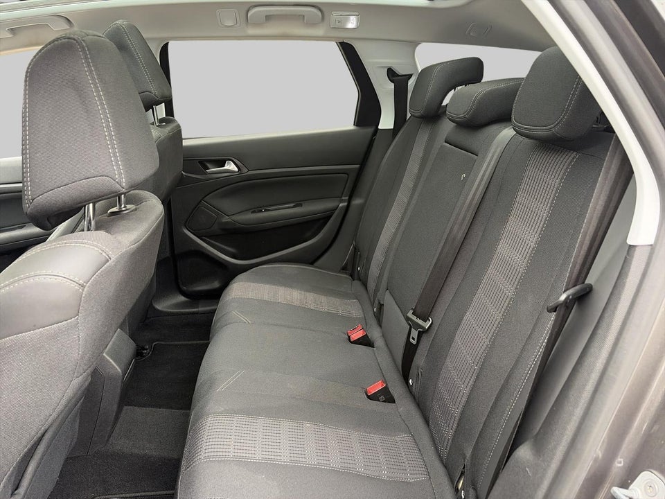 Peugeot 308 1,2 e-THP 130 Allure Sky SW 5d