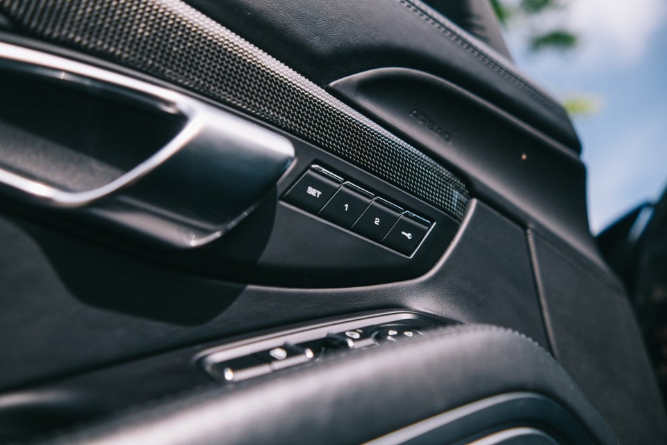 Porsche 911 Turbo S 3,8 Coupé PDK 2d