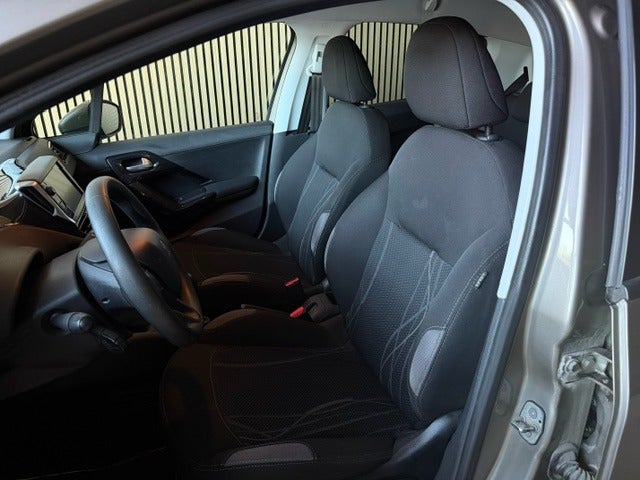 Peugeot 208 1,6 BlueHDi 100 Active 5d