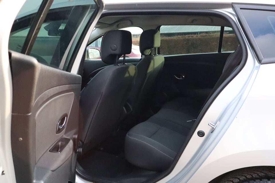 Renault Megane III 1,5 dCi 110 Expression Sport Tourer aut. 5d