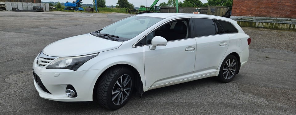Toyota Avensis 2,0 D-4D T1 stc. 5d