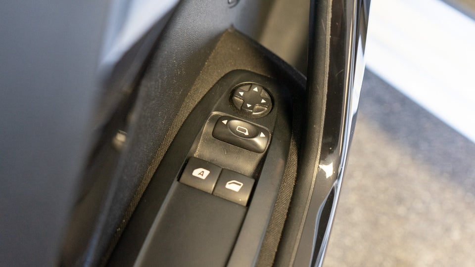 Peugeot 208 1,4 e-HDi 68 Active ESG 5d