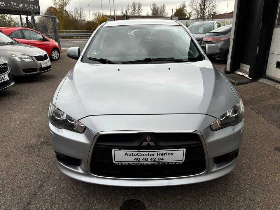 Mitsubishi Lancer 1,8 Invite SportBack 5d