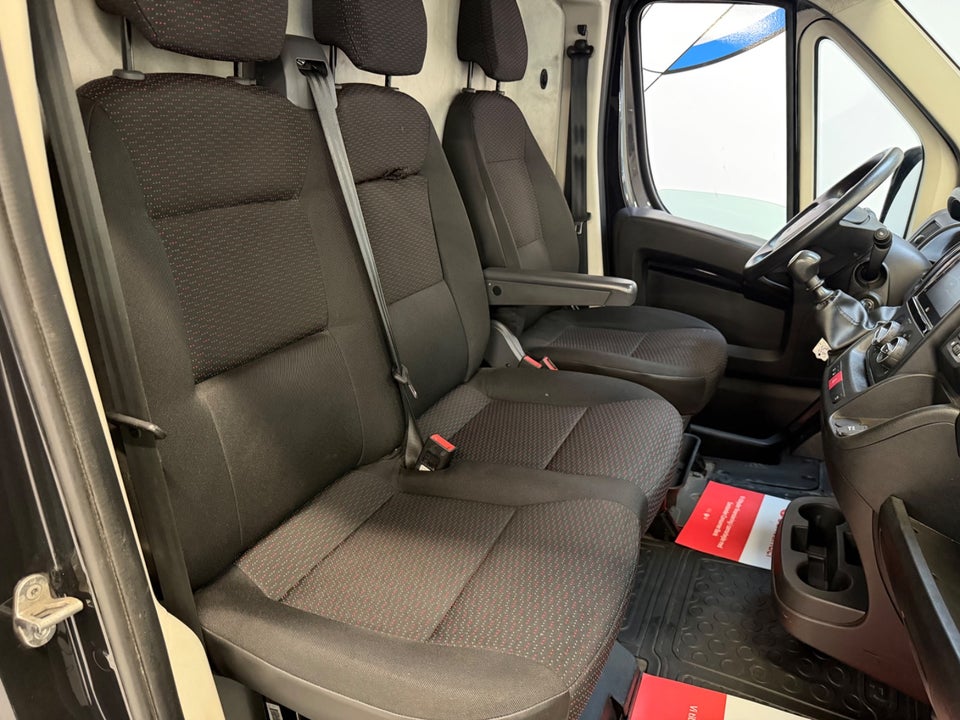 Peugeot Boxer 333 2,2 BlueHDi 140 L2H1 Premium