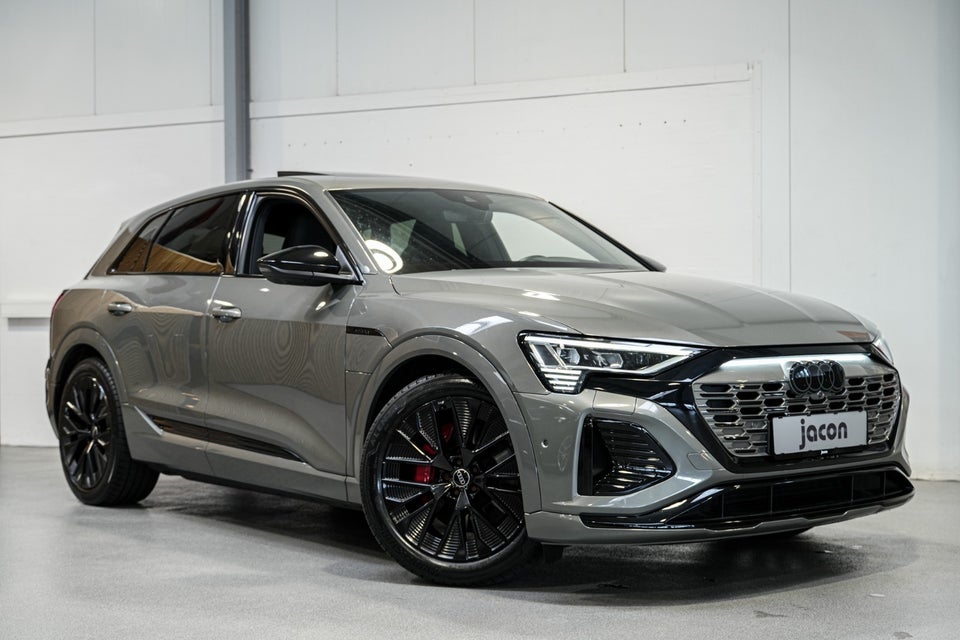 Audi Q8 e-tron 55 S-line quattro 5d