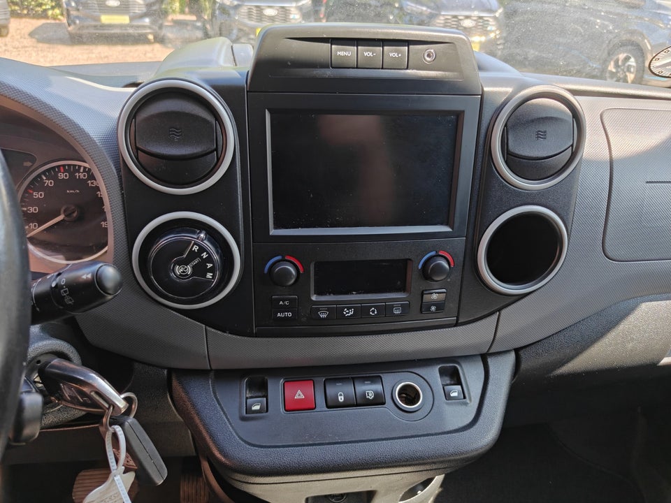 Peugeot Partner 1,6 BlueHDi 100 L1 Premium ESG Van 5d