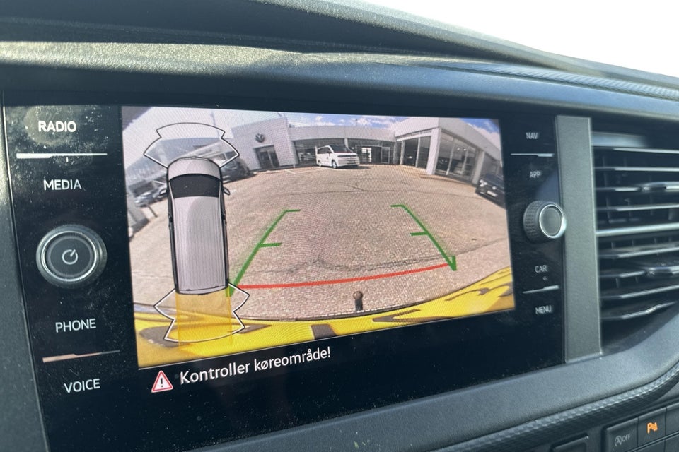 VW Transporter 2,0 TDi 150 Kassevogn DSG kort