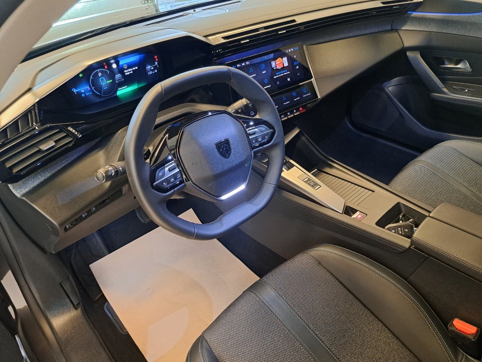 Peugeot 308 1,6 Hybrid First Selection SW EAT8 5d