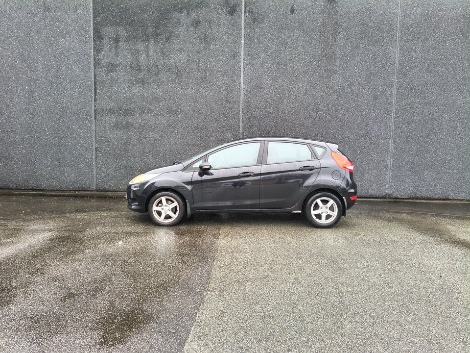 Ford Fiesta 1,4 TDCi 68 Ambiente 5d