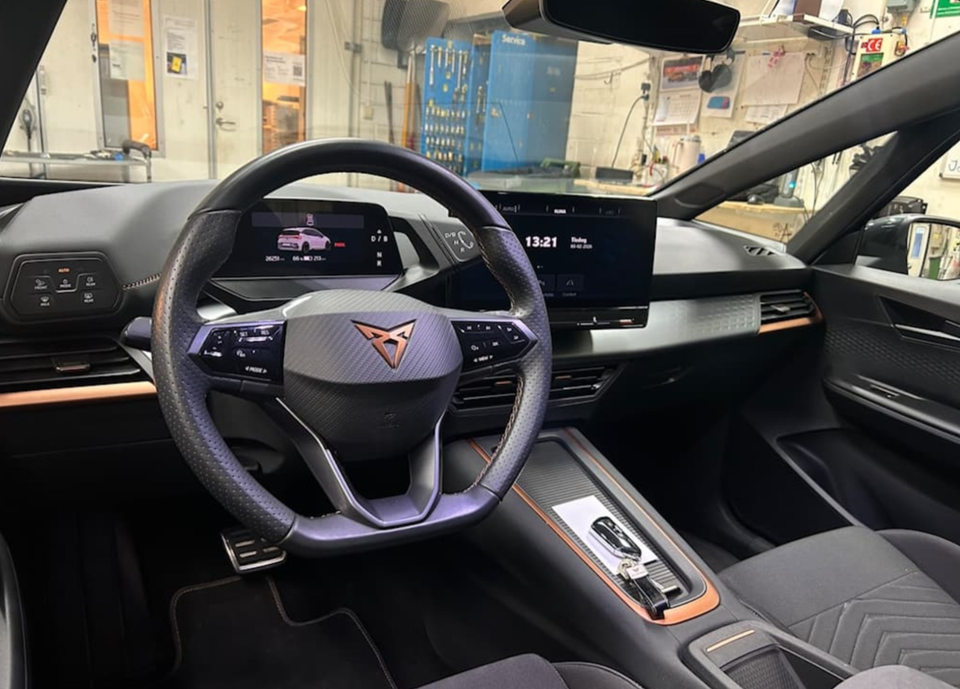 Cupra Born 58  5d