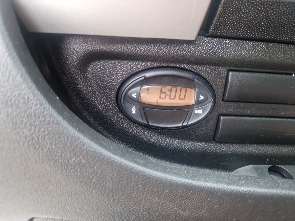 Peugeot Boxer 333 2,2 BlueHDi 140 L2H2 Premium