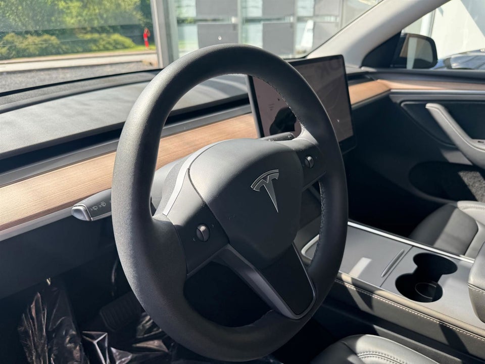 Tesla Model Y Long Range AWD 5d