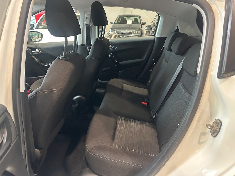 Peugeot 208 1,0 VTi Access Air 5d
