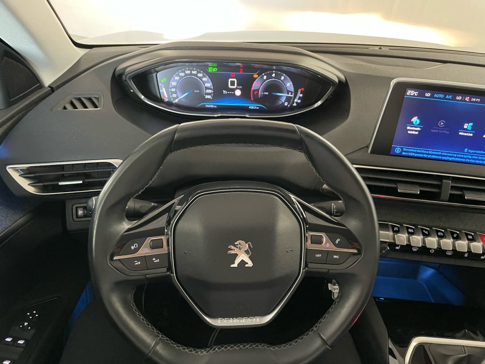 Peugeot 3008 1,2 e-THP 130 Allure 5d