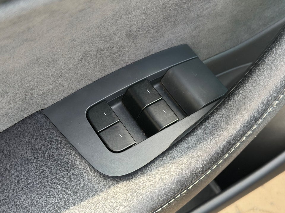 Tesla Model 3 Performance AWD 4d