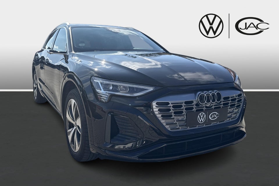 Audi Q8 e-tron 55 S-line quattro 5d