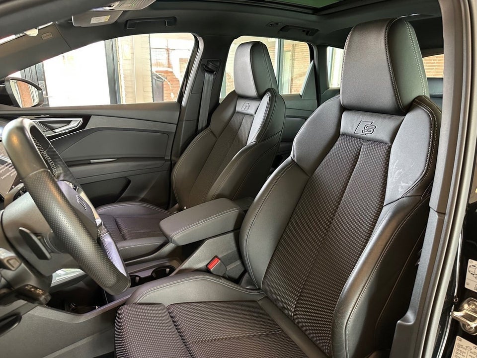 Audi Q4 e-tron 40 S-line 5d