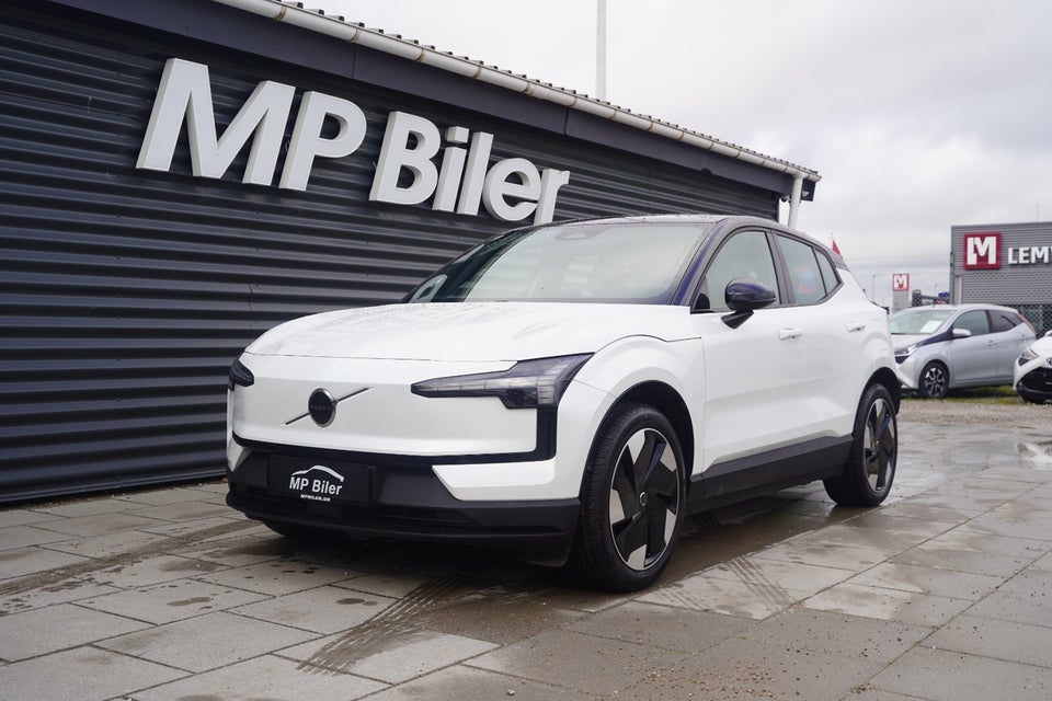 Volvo EX30 Extended Range Plus 5d