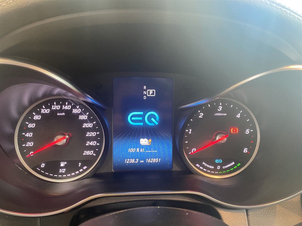 Mercedes C300 de 2,0 AMG Line stc. aut. 5d