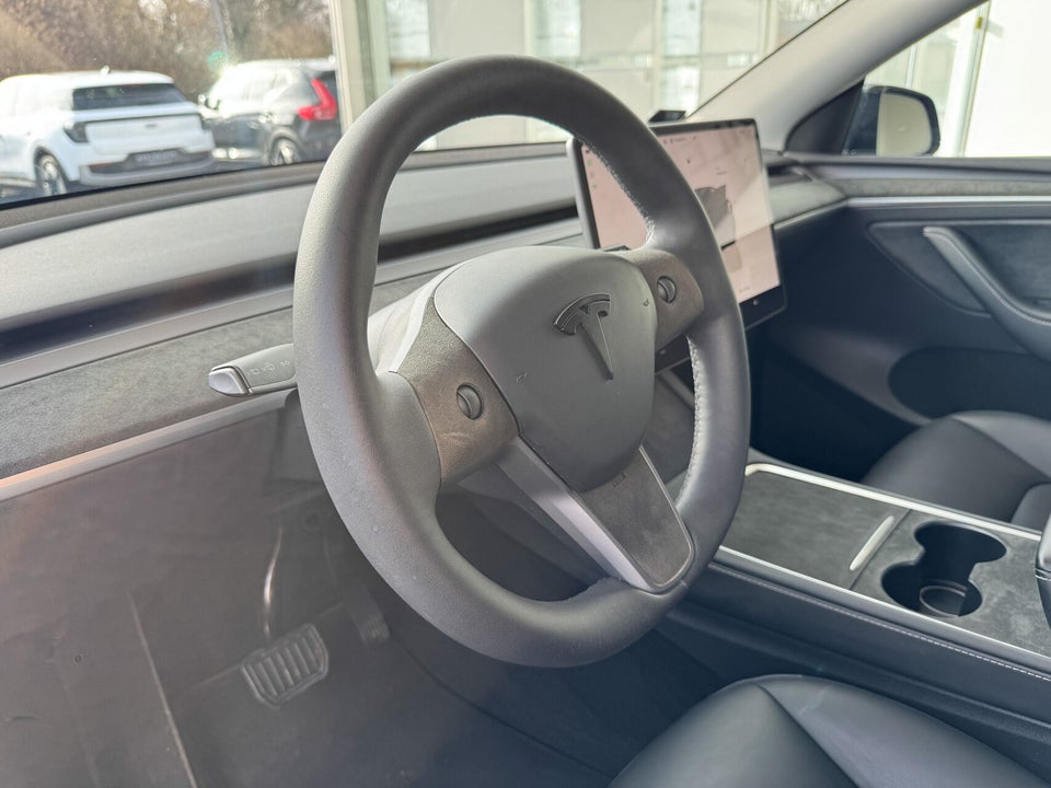 Tesla Model Y RWD 5d