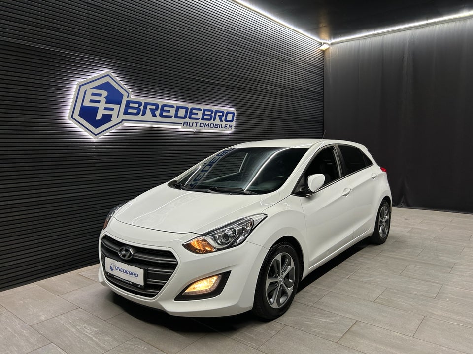 Hyundai i30 1,6 CRDi 110 EM-Edition 5d