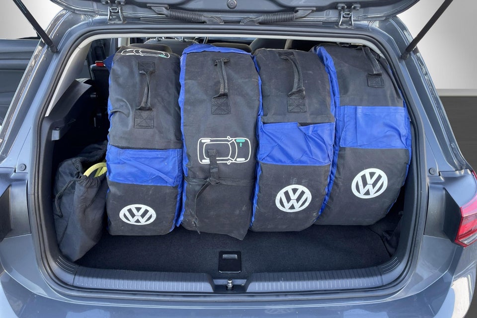 VW Golf VIII 1,4 eHybrid DSG 5d