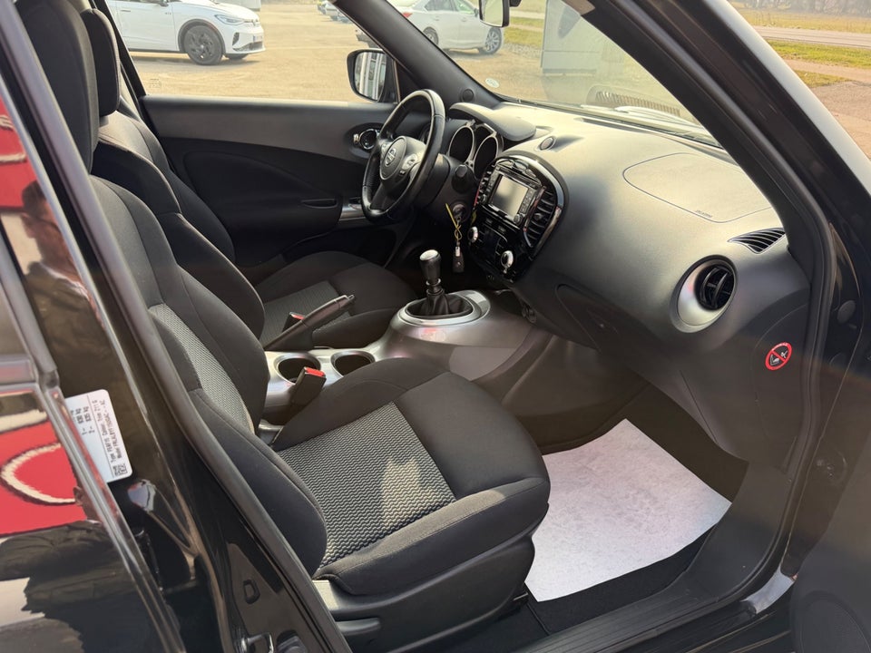 Nissan Juke 1,6 Acenta 5d