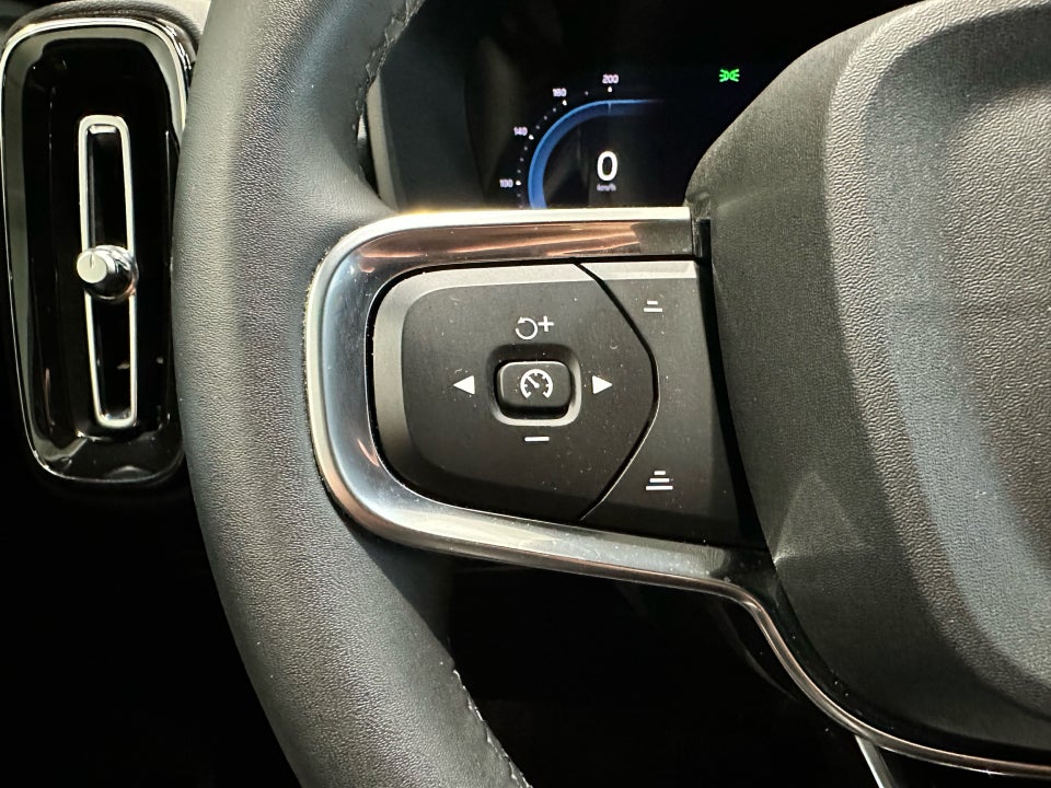 Volvo XC40 ReCharge Extended Range Plus 5d