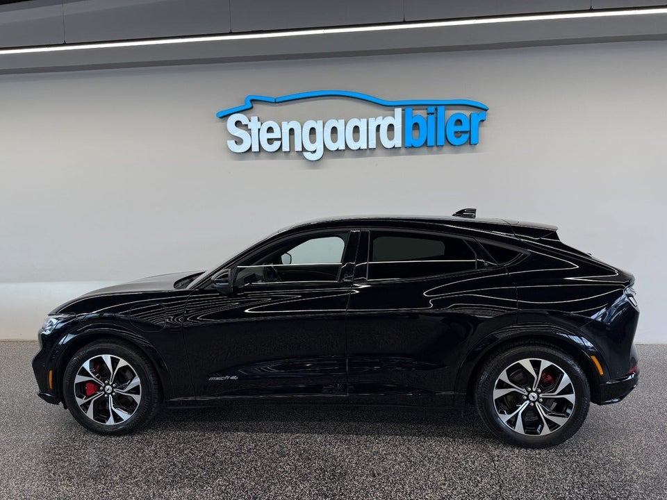 Ford Mustang Mach-E 70 Premium Standard Range AWD 5d