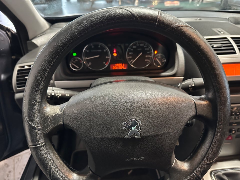 Peugeot 407 1,8 SR stc. 5d