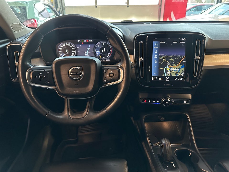 Volvo XC40 2,0 D4 190 Momentum aut. AWD 5d