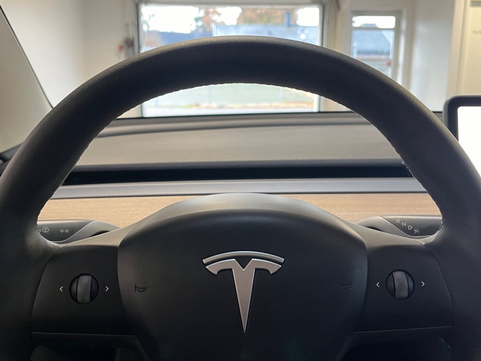 Tesla Model 3 Long Range AWD 4d