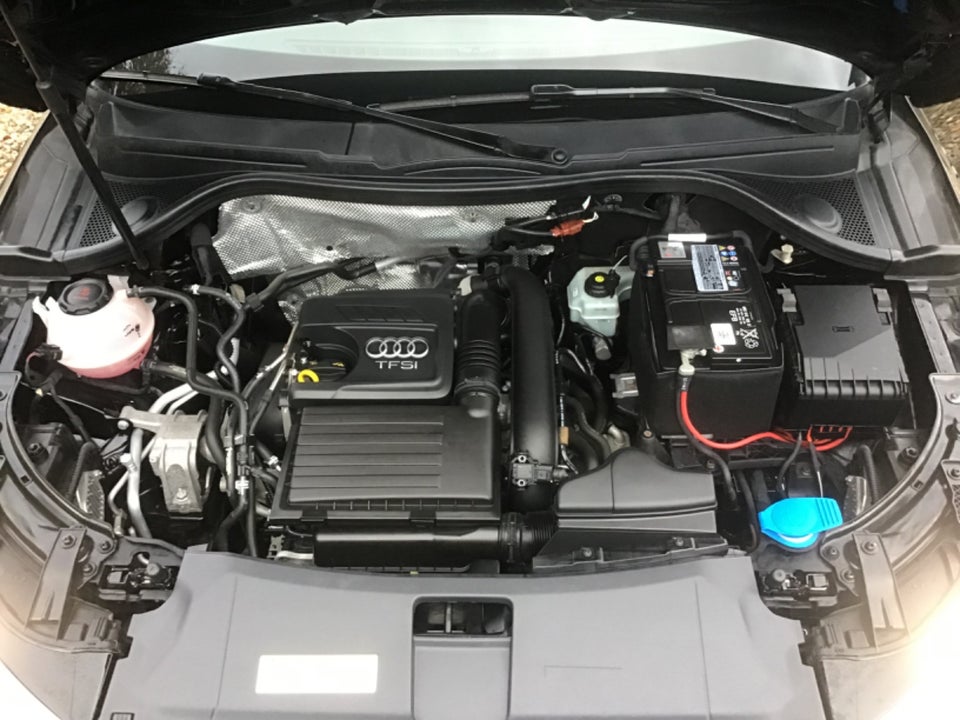 Audi Q3 1,4 TFSi 150 Limited S-tr. 5d