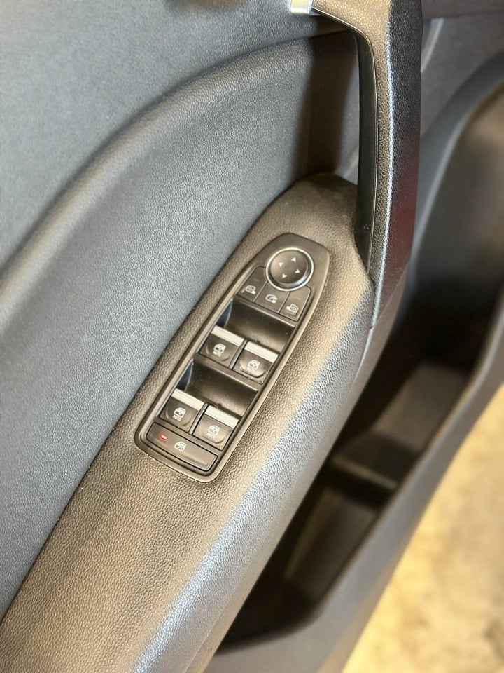 Renault Captur 1,6 E-Tech Intens 5d