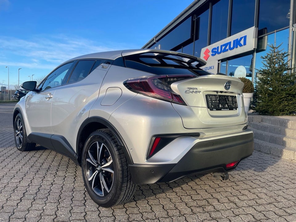 Toyota C-HR 1,8 Hybrid Premium Selected CVT 5d