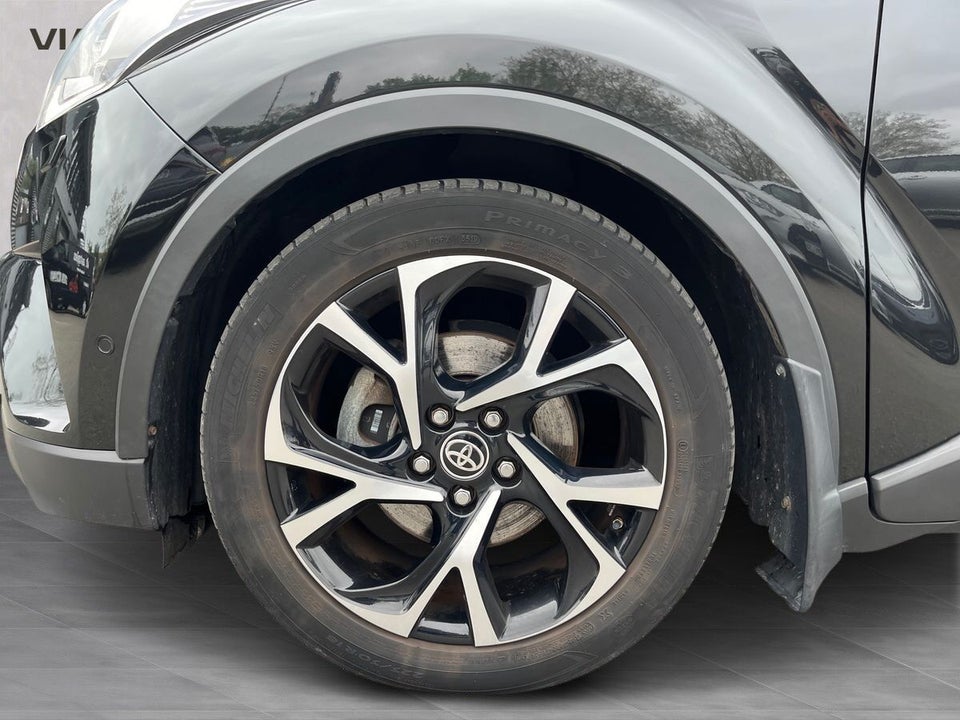 Toyota C-HR 1,8 Hybrid Premium Selected CVT 5d