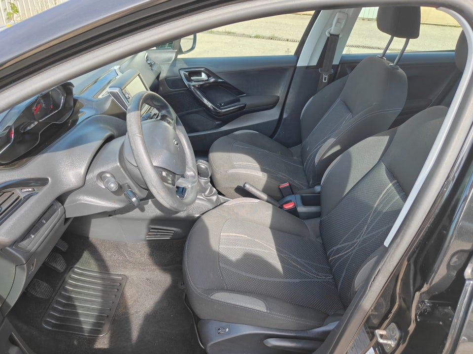 Peugeot 208 1,2 VTi Active 5d