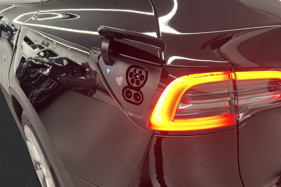Tesla Model Y Long Range AWD 5d