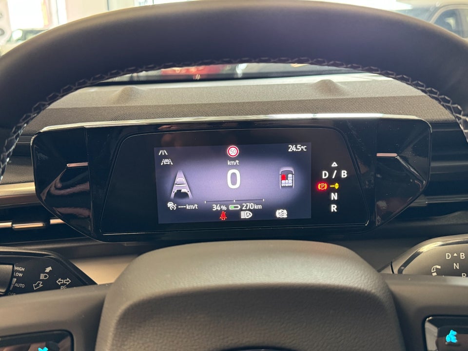 Ford Capri 82 Select Extended Range 5d